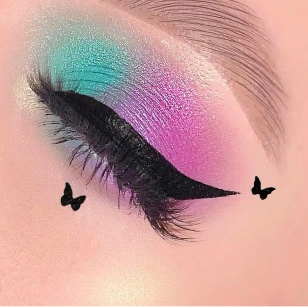 Lottie Stamp Liner in Black